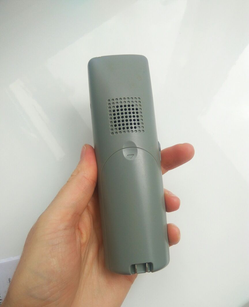 Цифровий бездротовий телефон з автовідповідачем KX-TG8127UA
