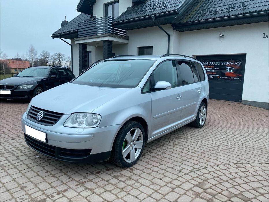 Volkswagen Turan 2.0 TDI diesel 5 osobowy z hakiem