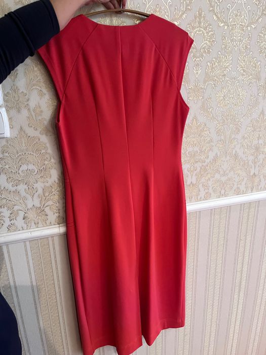 Жіноча сукня червона Петро Сорока