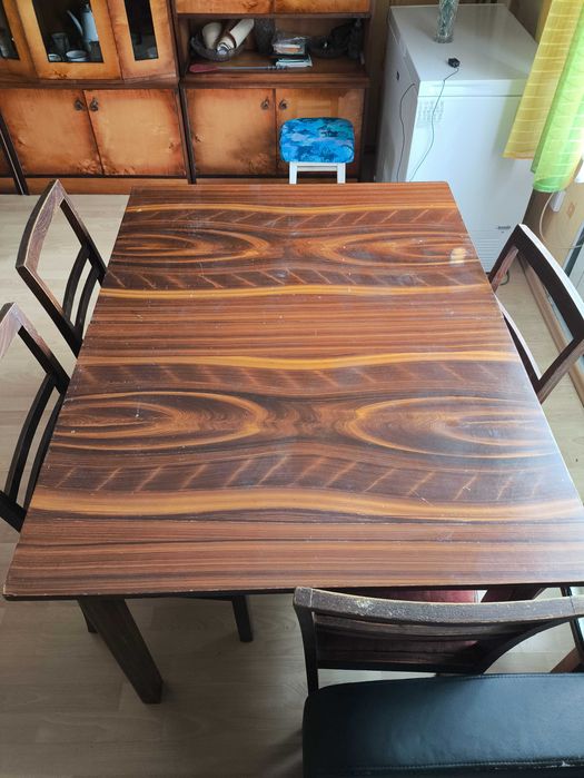 Szafa kredens z nadstawką stół z krzesłami PRL