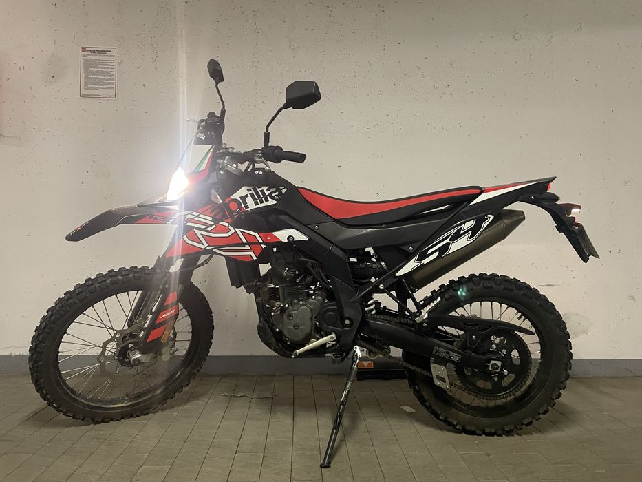 Sprzedam Aprilia RX 125 praktycznie nowy. Cross enduro FV