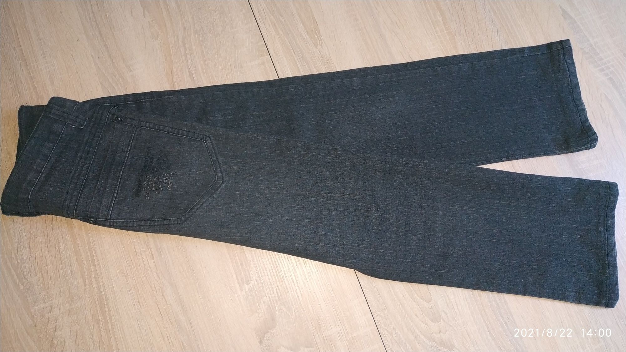 Джинсы ,брюки черные для мальчика рост 122/128(возраста 6-7-8лет