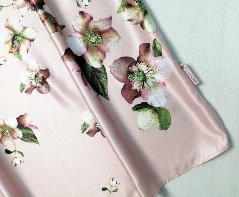 Новая ночная Атласная ночнушка с нежно-розовым  принтом Ted Baker