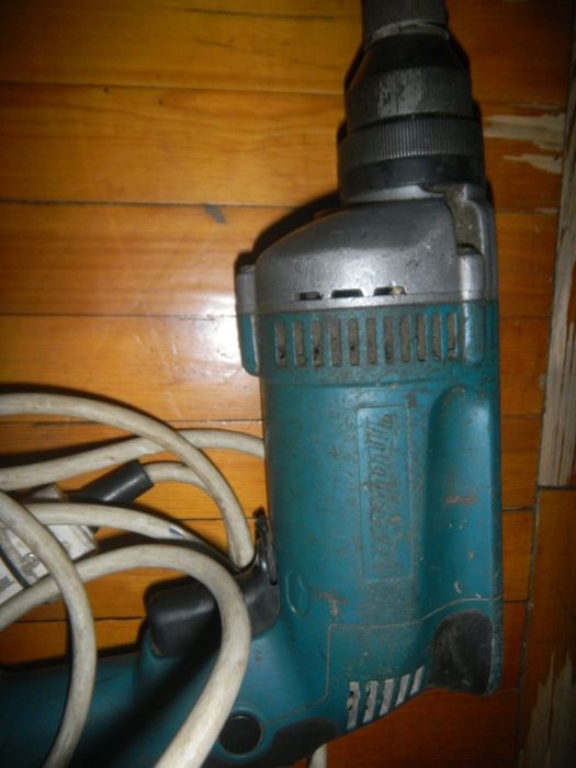 Шуруповерт Makita 6827 винтоверт сетевой
