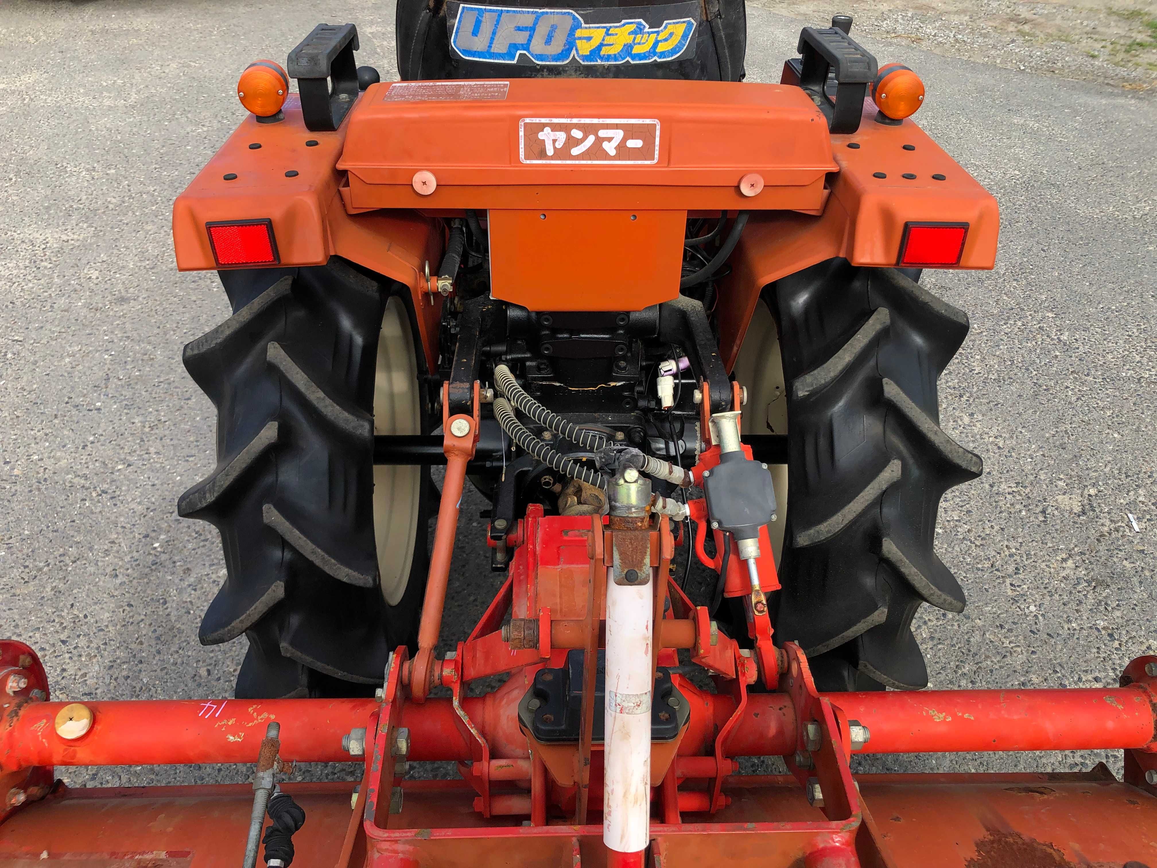 Traktorek Yanmar F15 z glebogryzarką 15KM 4x4