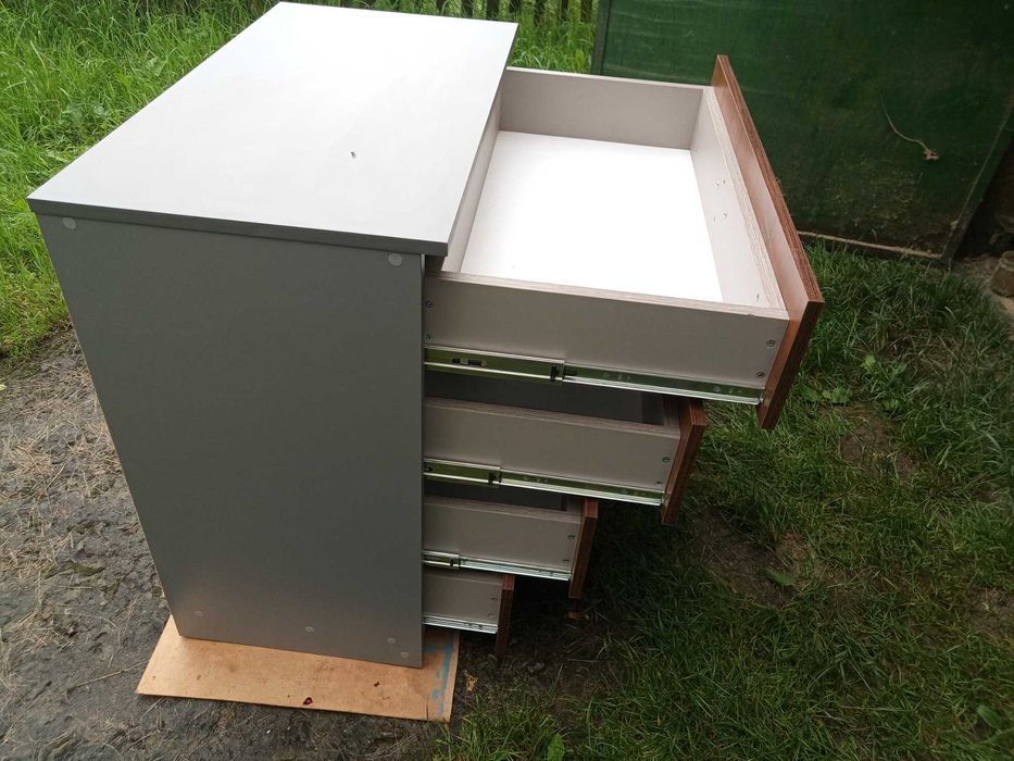 Продам новий комод
3200 грн.