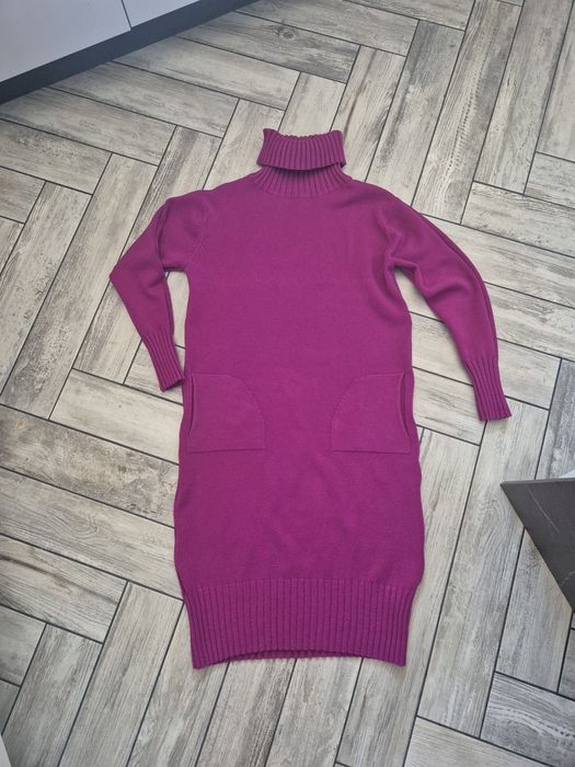 Sukienka dzianinowa z golfem rozm. Uniwersalny