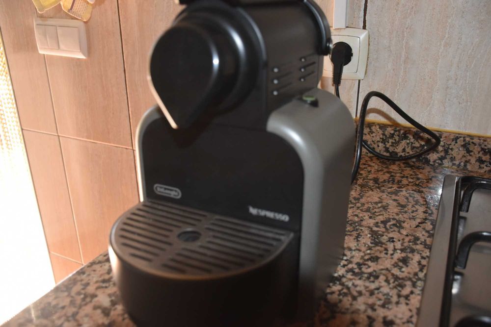Máquinas de Café (Nespresso, DolceGusto e Haeger)
