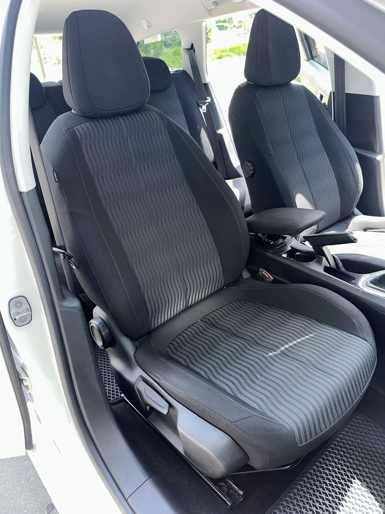 Продам PEUGEOT 308 2015