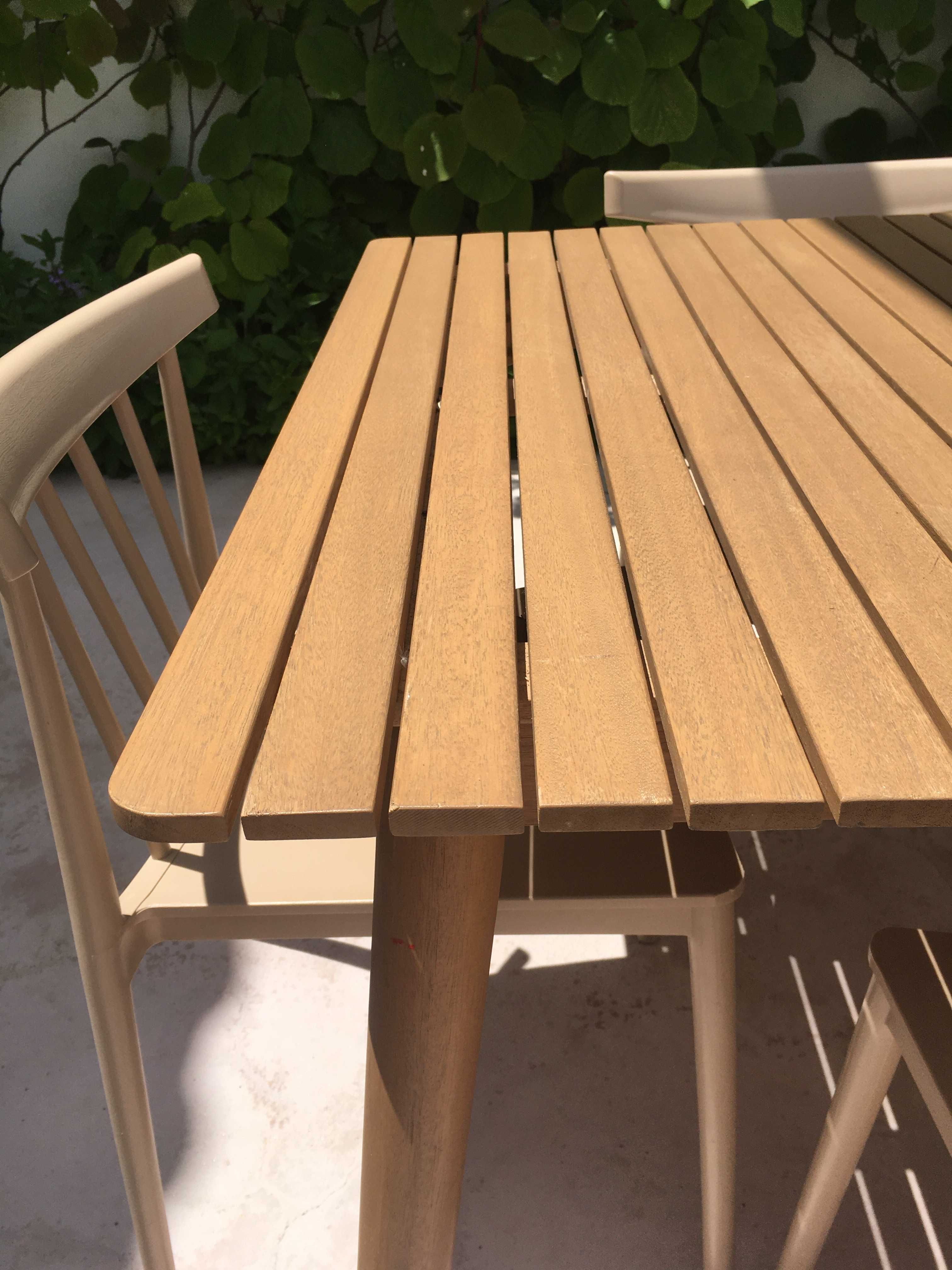 Mesa de exterior em madeira maciça