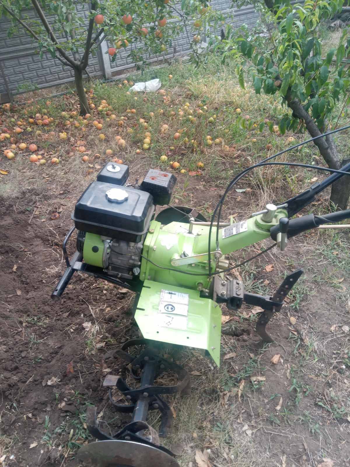 Продам мотоблок Кентавр с прицепом.