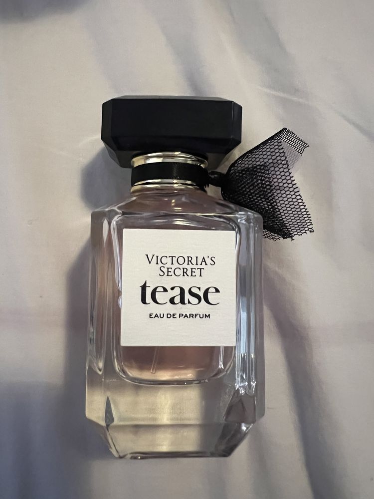 Eau de parfum tease Victoria’s Secrets