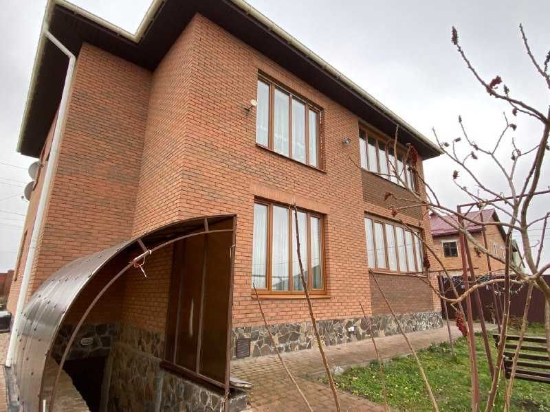 Продаж будинку у Грузевиці.