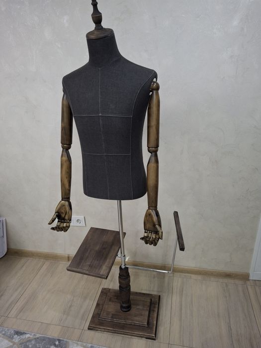 Манекен мужской деловой костюм, деревянный, с гибкими руками, черный,