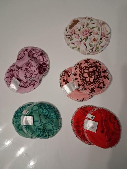 Ubrania ciążowe, wkładki laktacyjne, adapter do pasów do auta