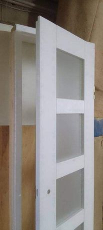 Нові дерев'яні двері