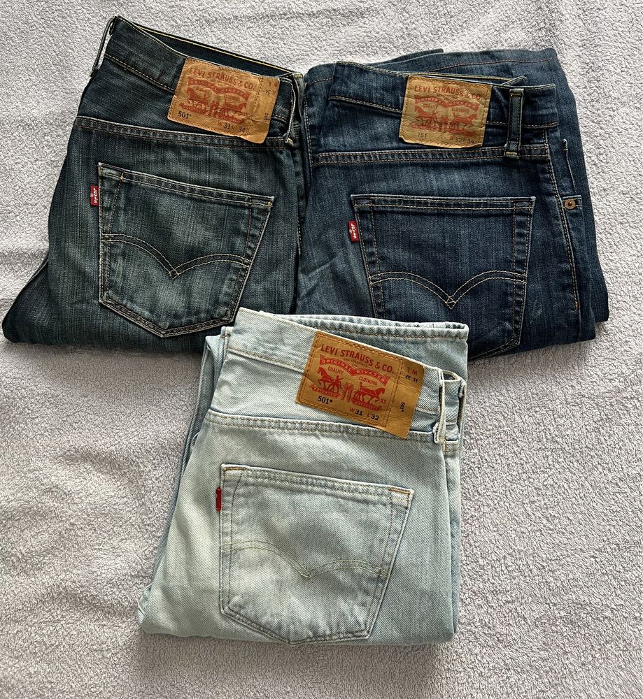 Джинсы Levis разные