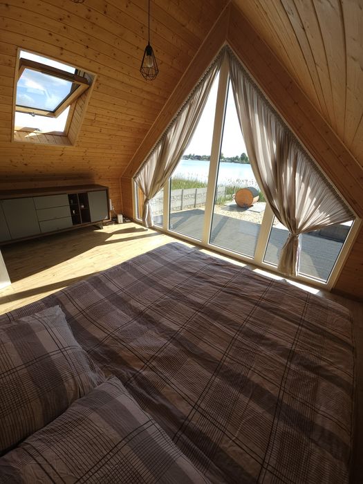 Domek nad jeziorem,JACUZZI I SAUNA,własna linia brzegowa