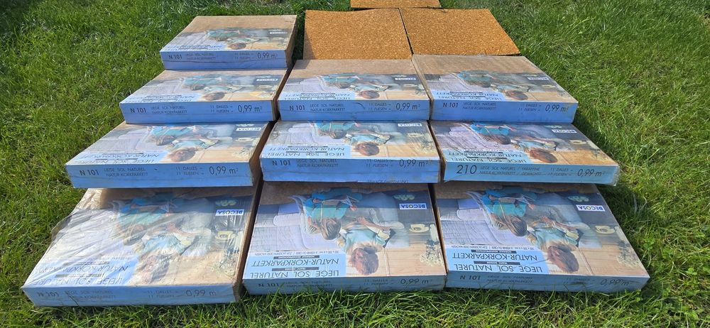 Naturalne płytki korkowe podłogowe KOREK 4x300x300mm  -opak. 0,99m²