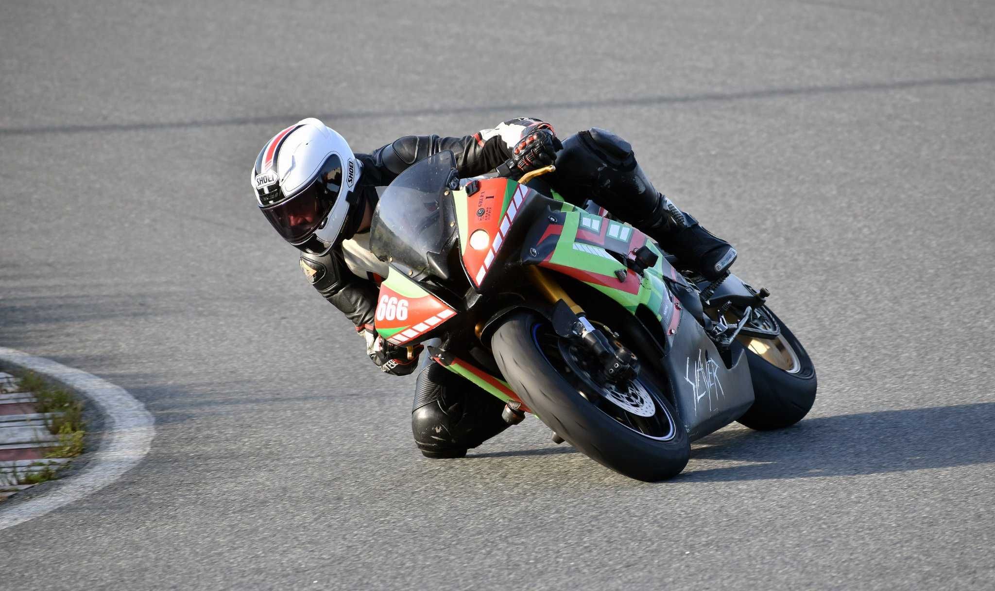 Yamaha YZF-R6 RJ15. Motocykl torowo-uliczny