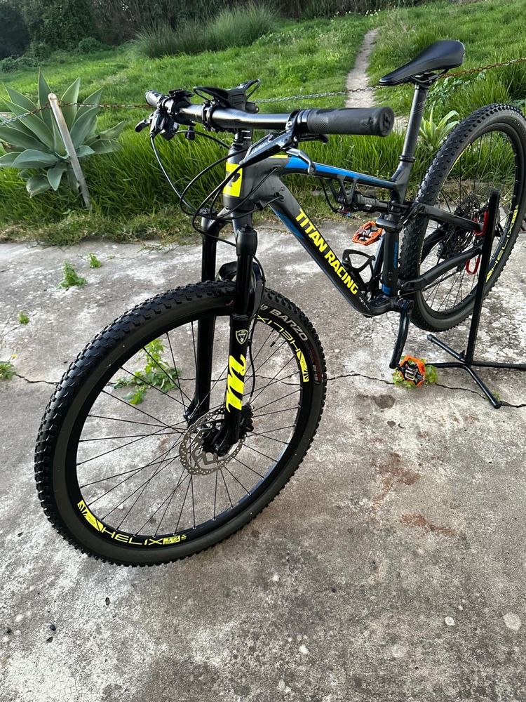 Bicicleta titan racing
