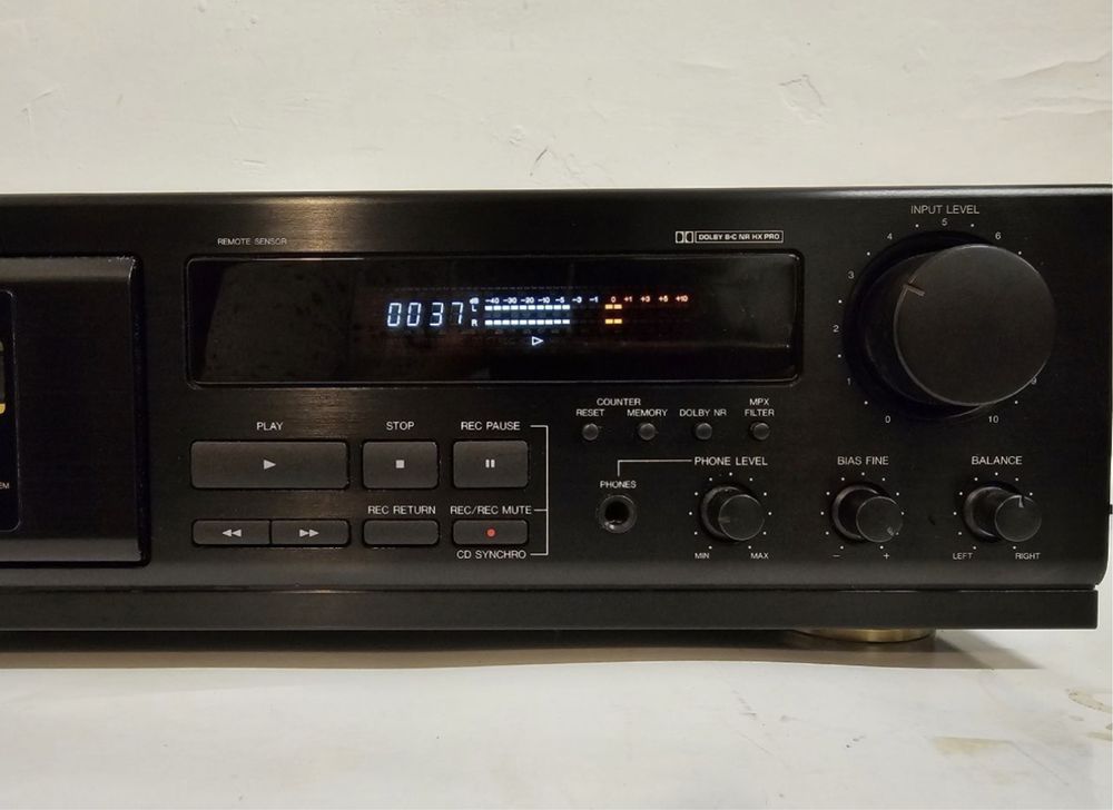 Magnetofon kasetowy Denon DRM-550.