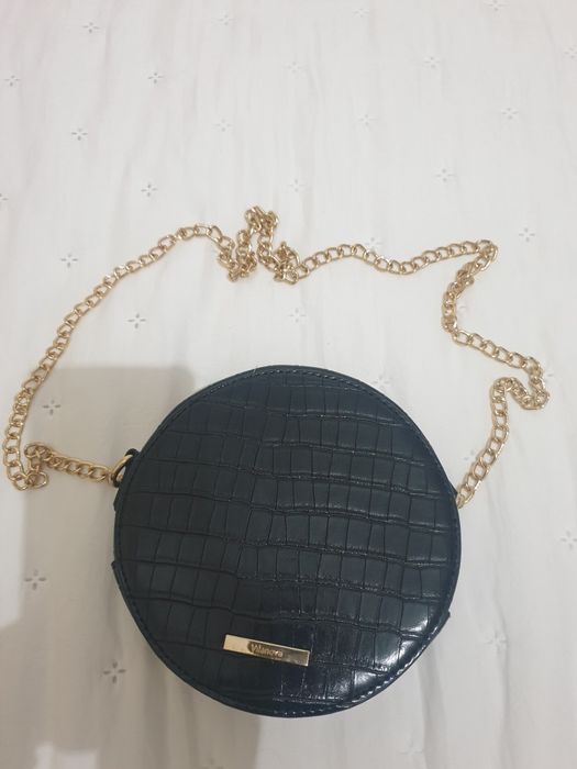 Bolsa redonda preta marca vilanova