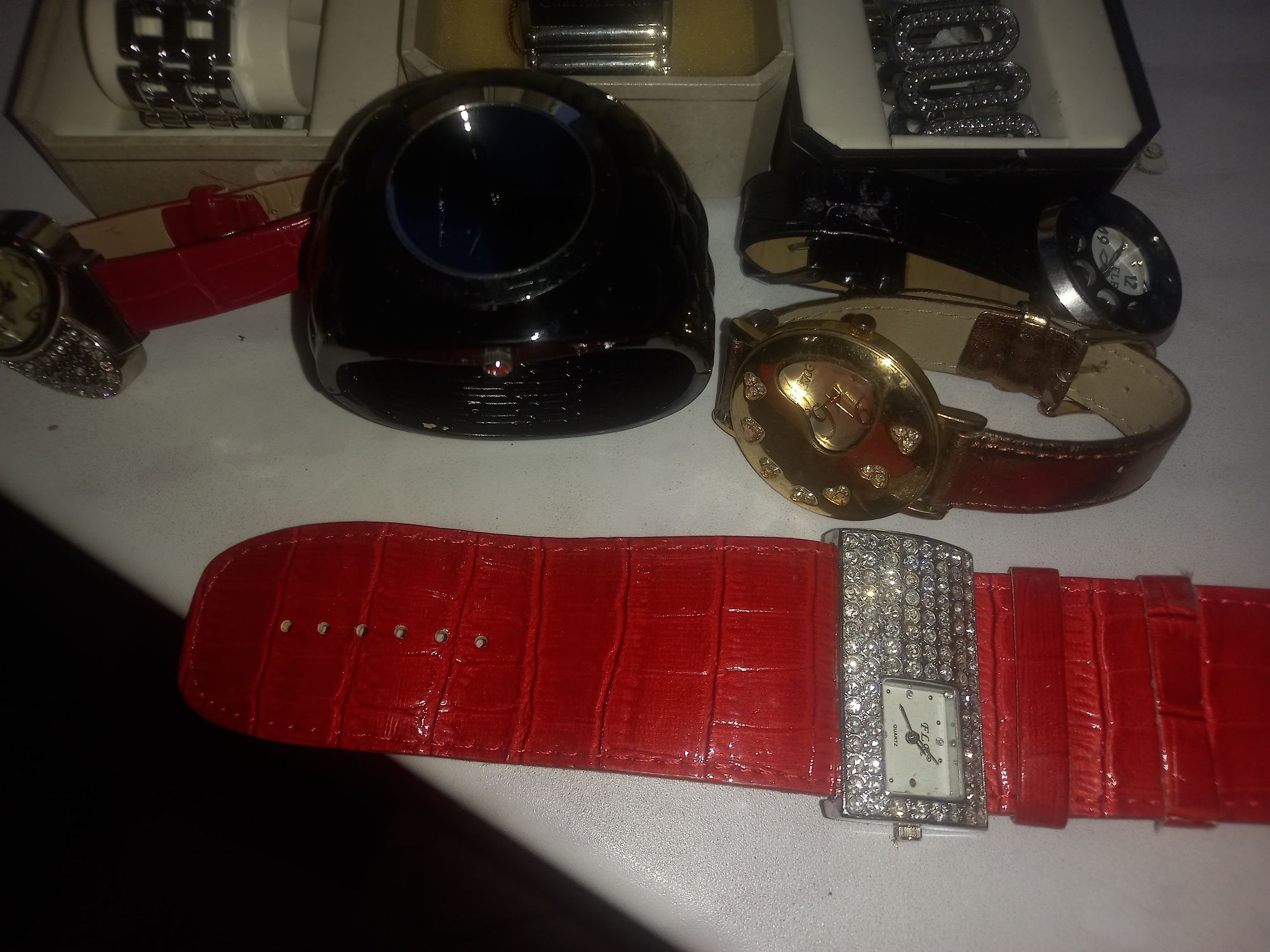 Zegarki z różnych firm