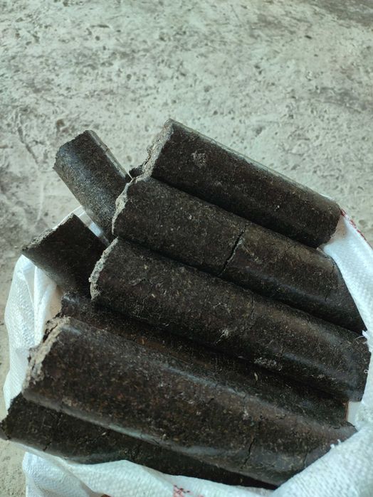 Паливні брикети типу Nestro з лушпиння соняшника 8000гр.