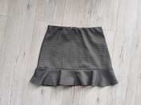 Spódnica mini z falbanką czarno biała
