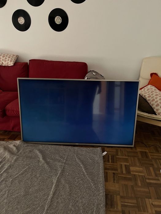 Tv Philips   68”