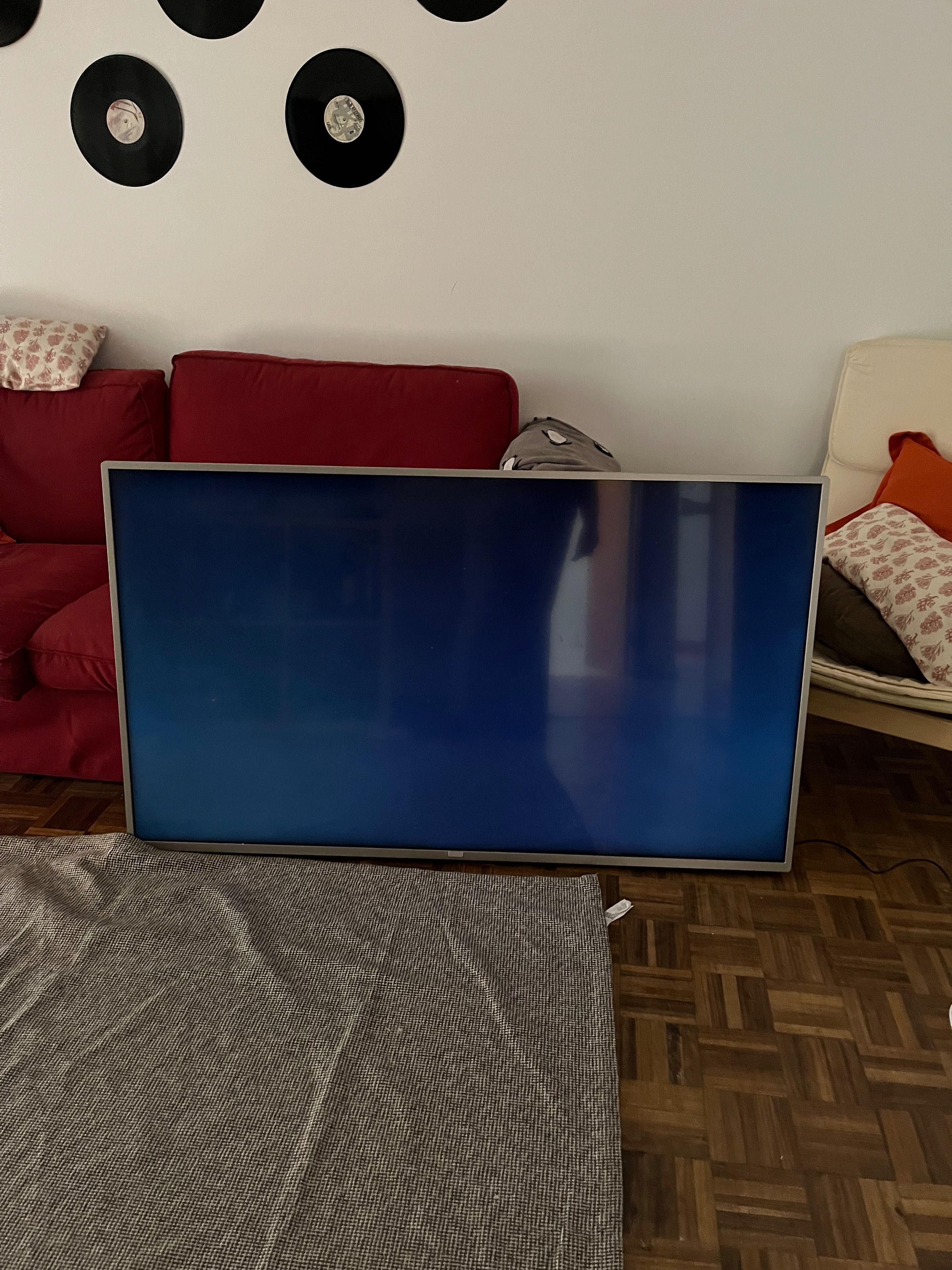 Tv Philips   68”