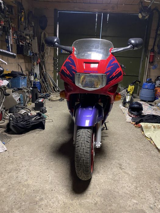 Продам хонду cbr600f