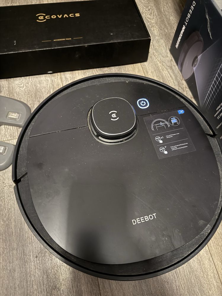 Робот-пилосос DEEBOT OZMO 950