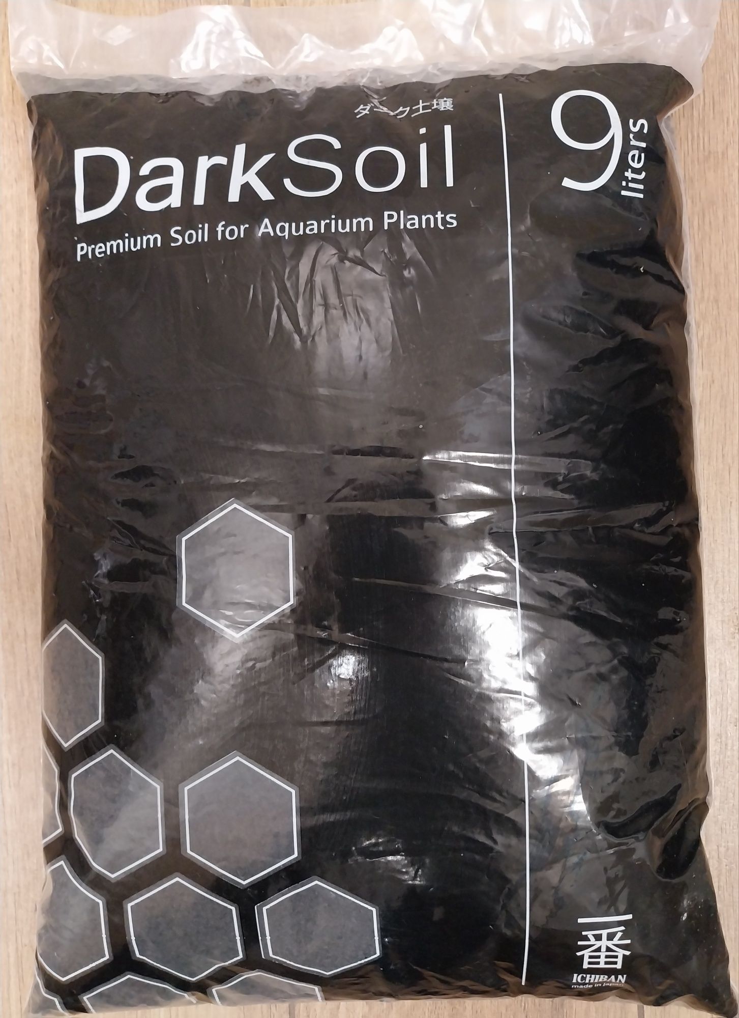 Podłoże Ichiban Dark Soil Normal 9 litrów podłoże do akwarium