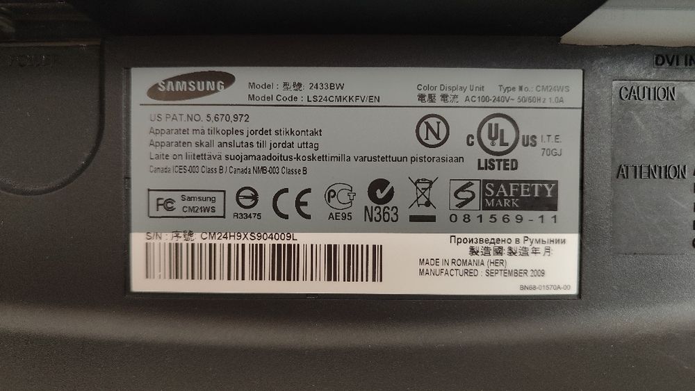 Monitor 24" LCD FullHD z DVI Dsub 100% OK