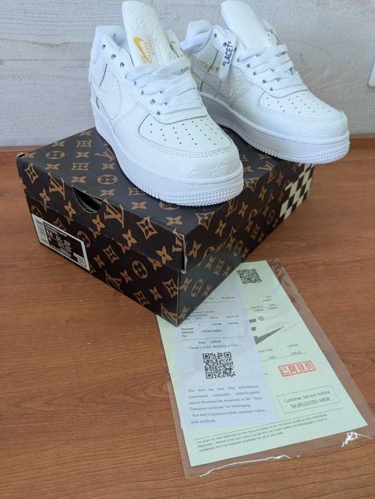Sapatilhas NIKE LV – 35€