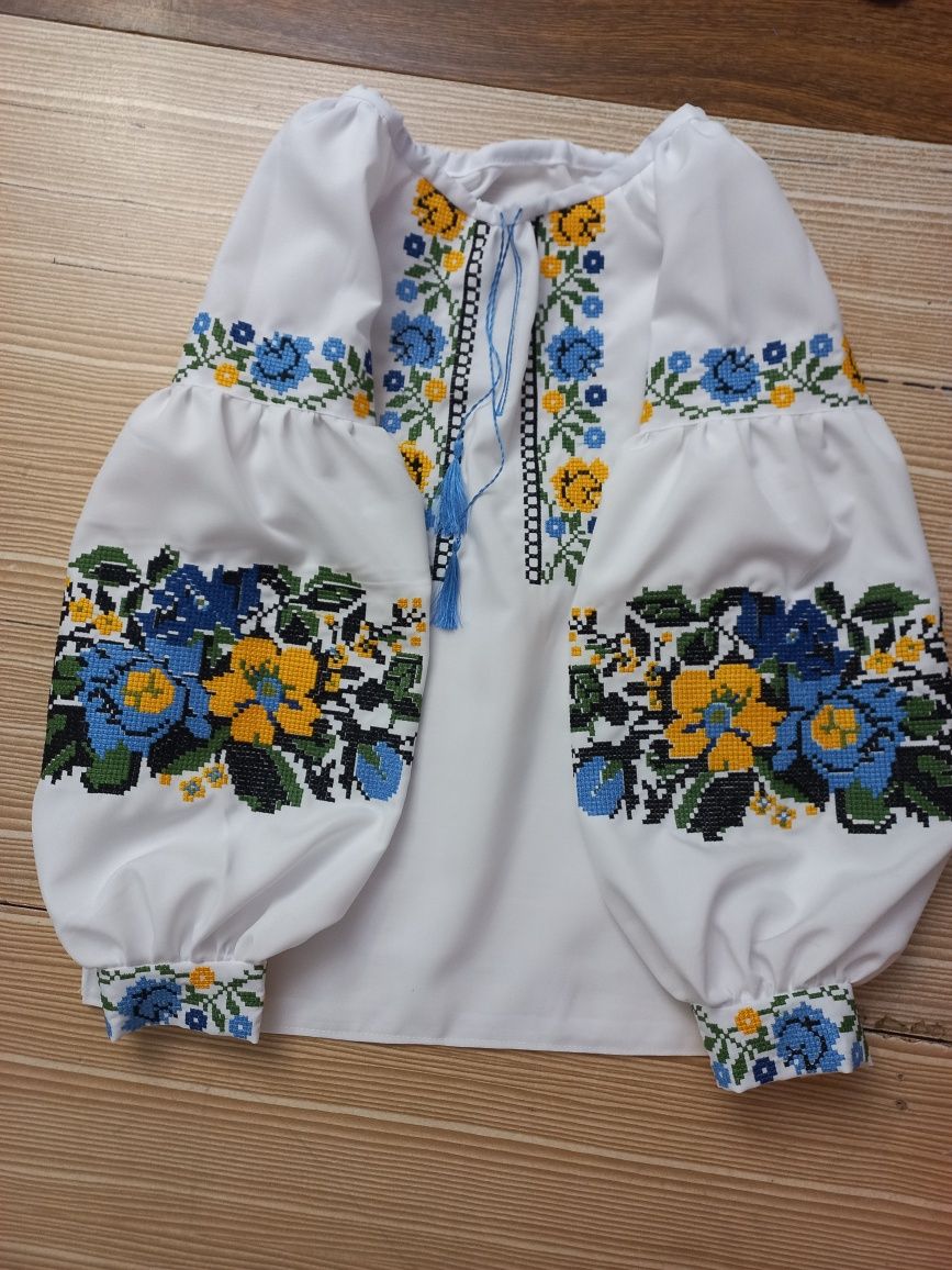 Вишиванки дитячі,  підліткові.