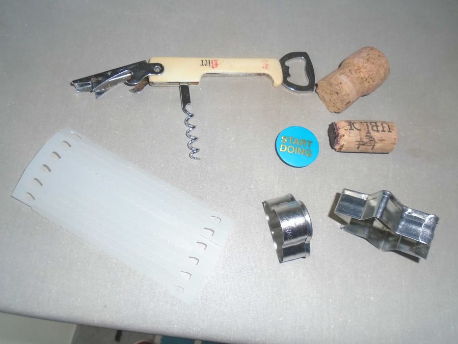 otwieracz kapslowy z korkociągiem magnes korki i inne