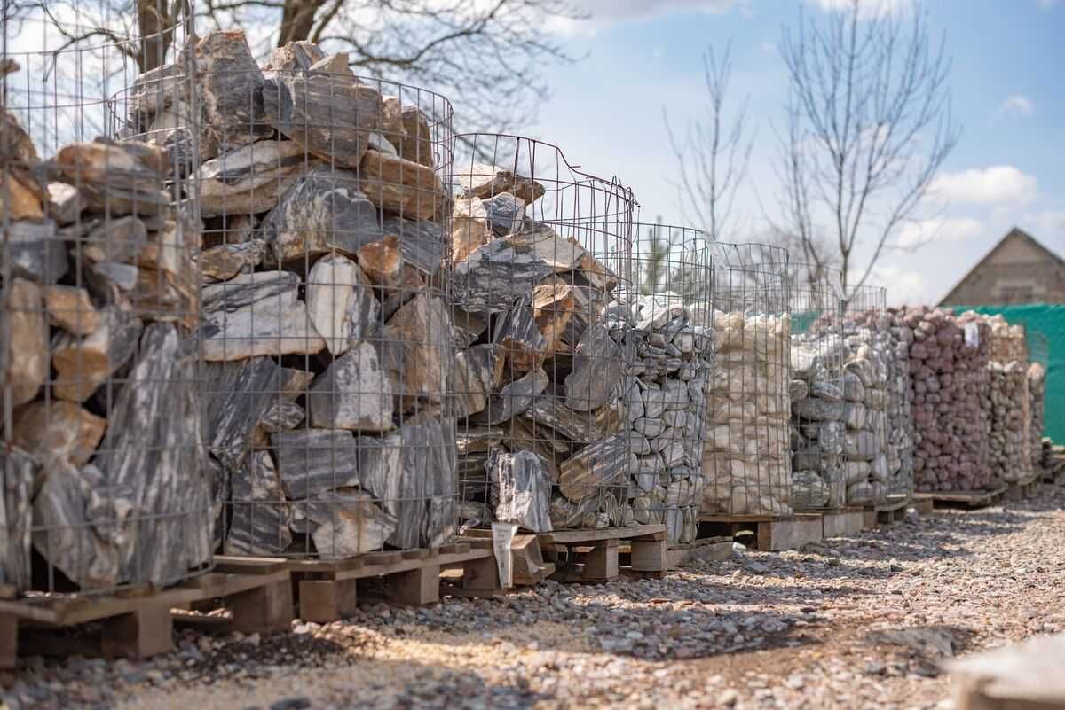 Grys otoczak kamień ozdobny do ogrodu łupkowy żwir kora na ścieżki