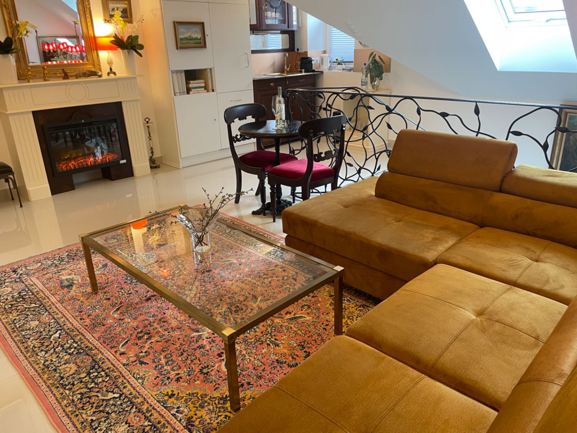 VIP Apartament Loft w Rynku z Jacuzzi i Kominkiem Noclegi Supraśl