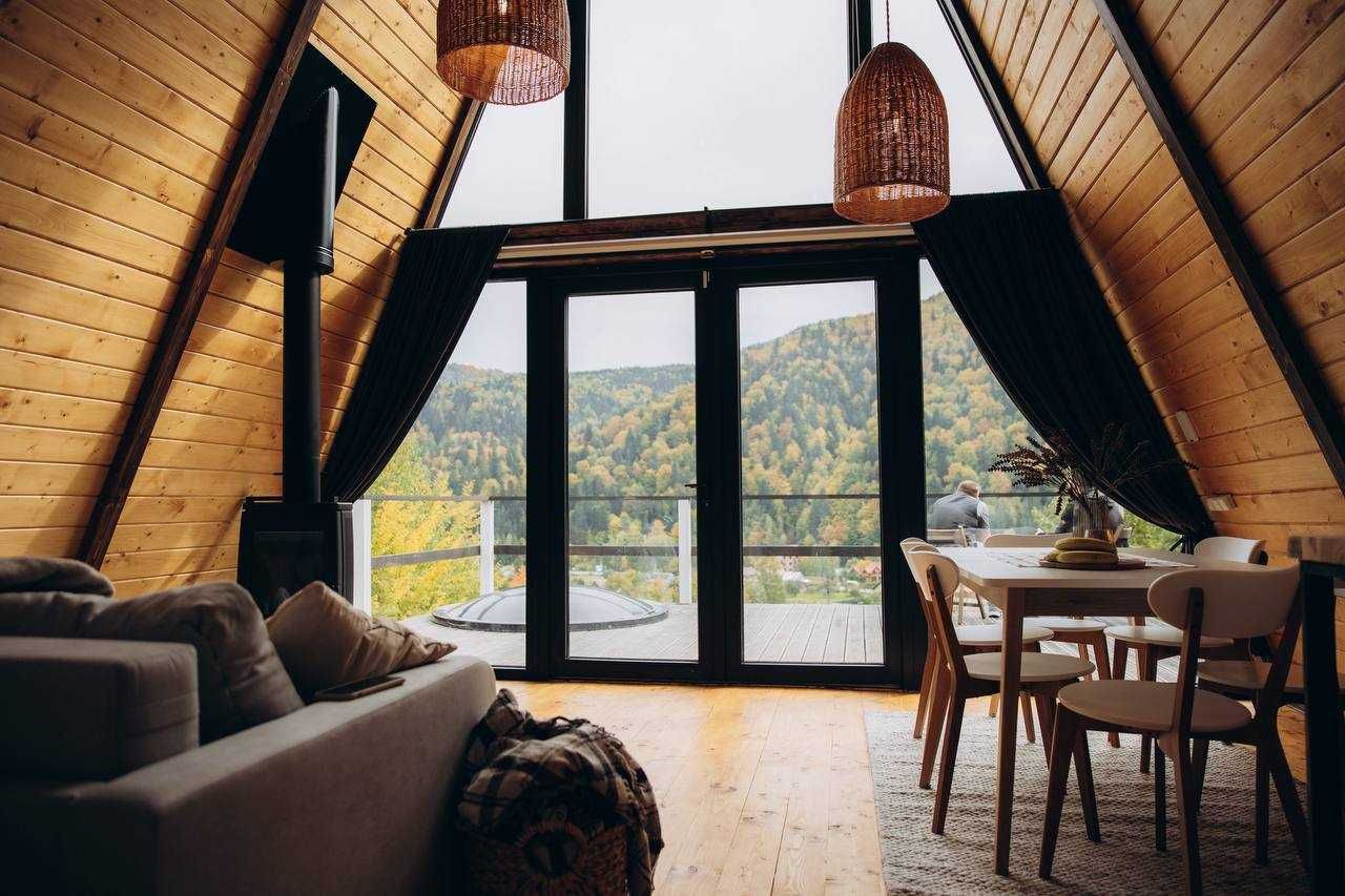 Оренда дерев’яного будиночку з видом на гори