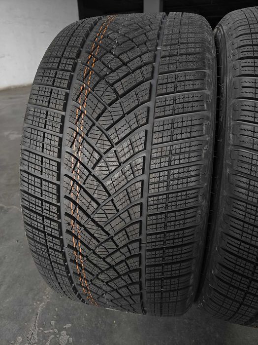R20 285 40 шини зимові Goodyear Ultra Grip Performance made Germany