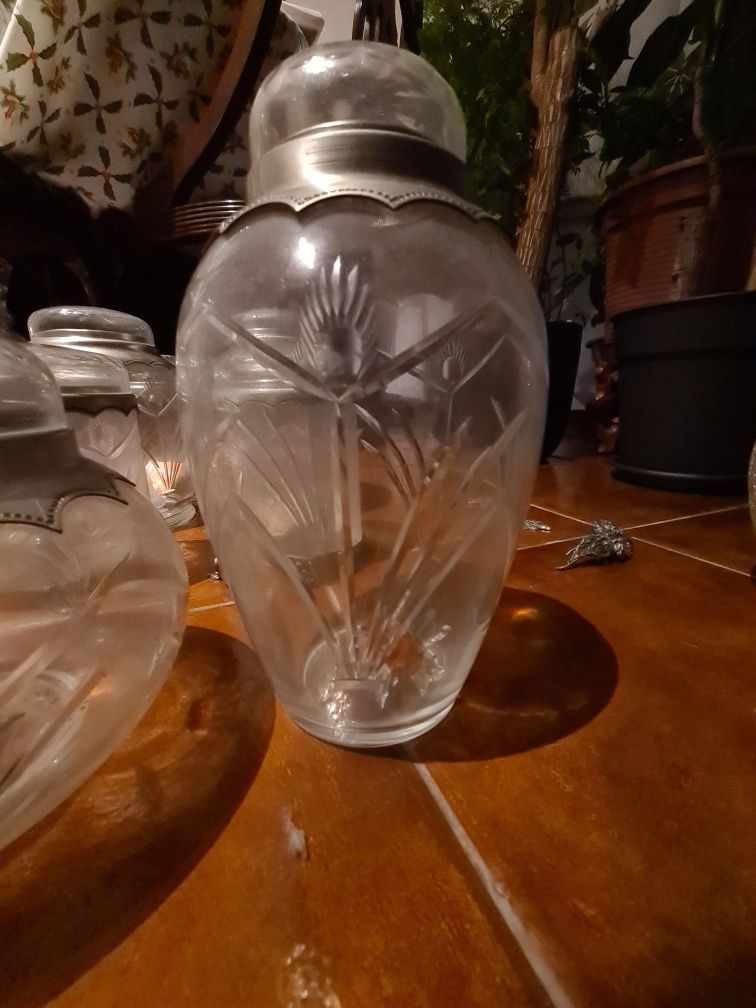Vendo vasos de vidro com Etano