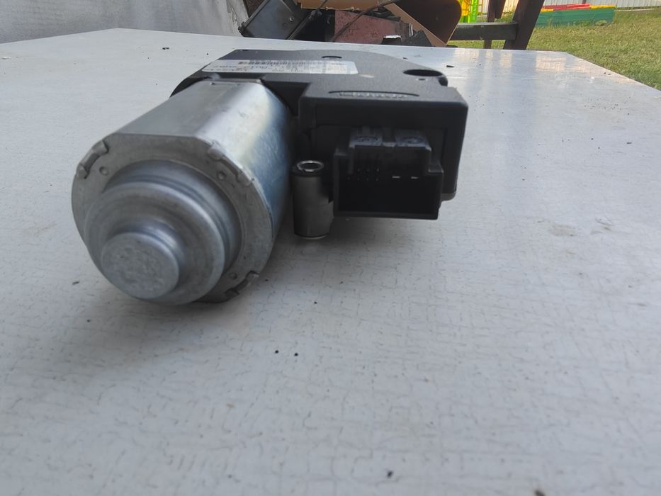 Моторчик Люка Jetta mk6 5K0959591A