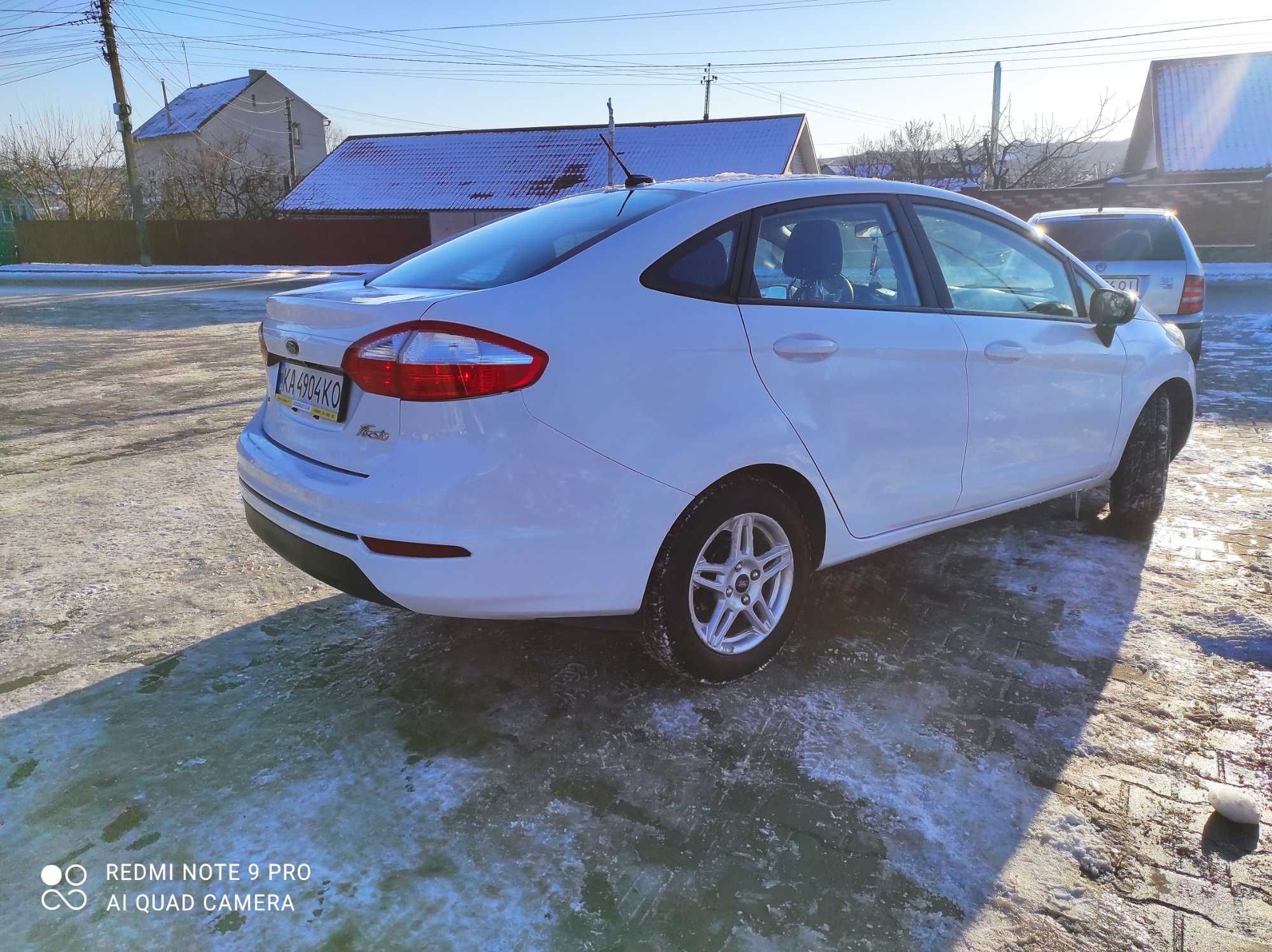 Ford Fiesta SE 2018 (sedan)