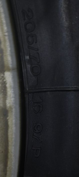 Pneu suplente Audi r16