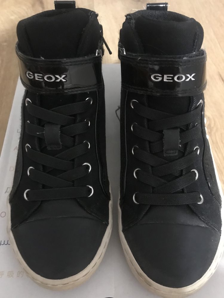 Sprzedam buty firmy Geox  rozmiar 34