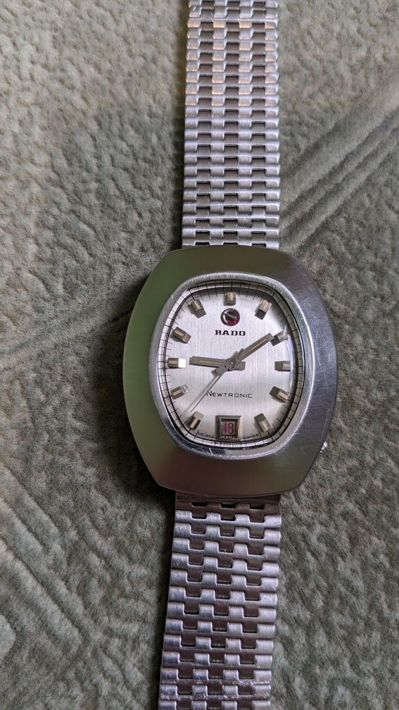 Швейцарські годинники Rado, Edox.