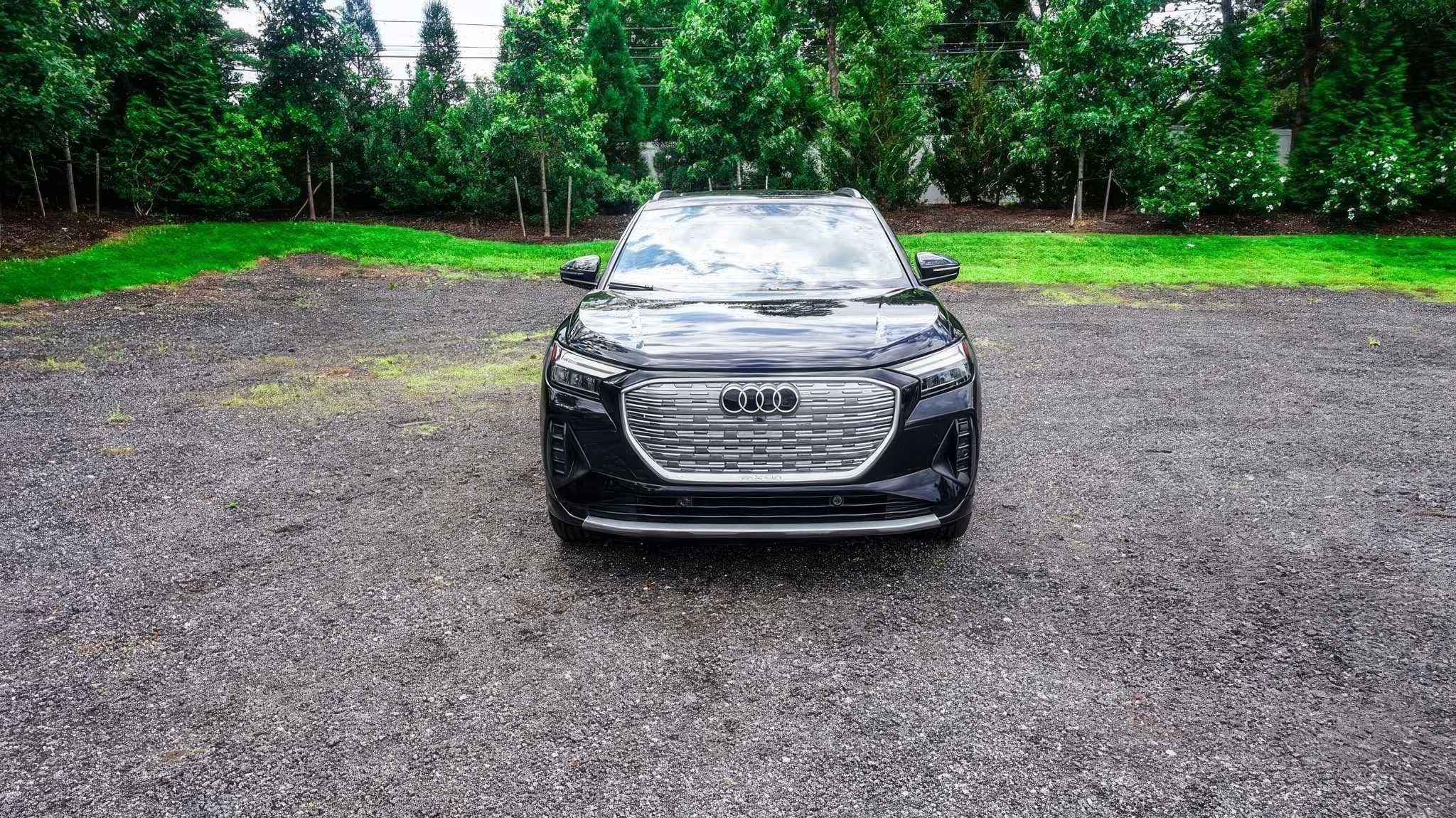 2022  Audi Q4 55